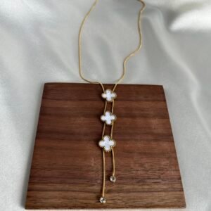 Collier Emma