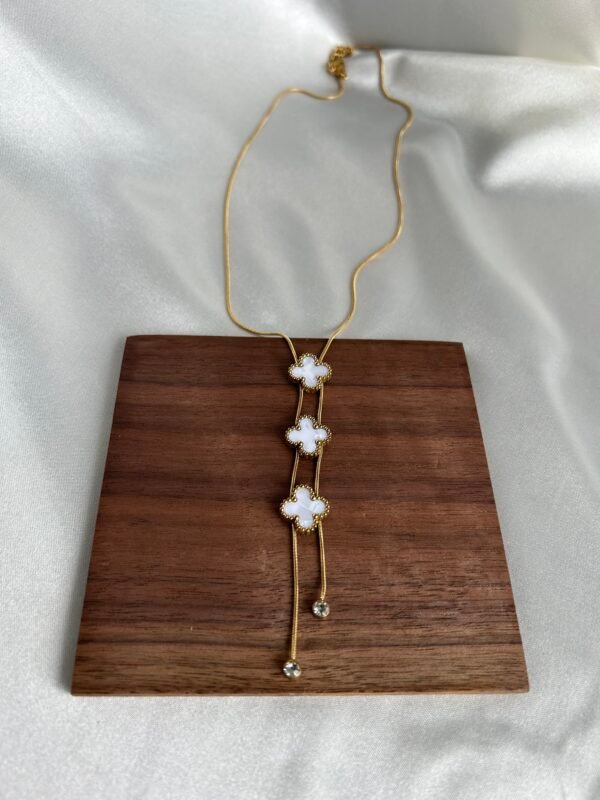 Collier Emma